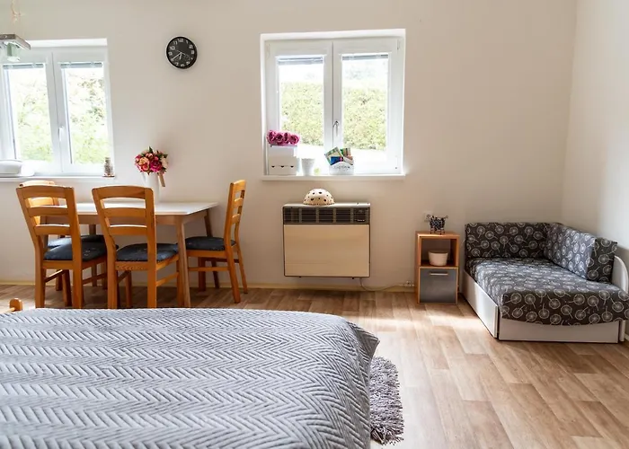 Apartman Fraise דירה